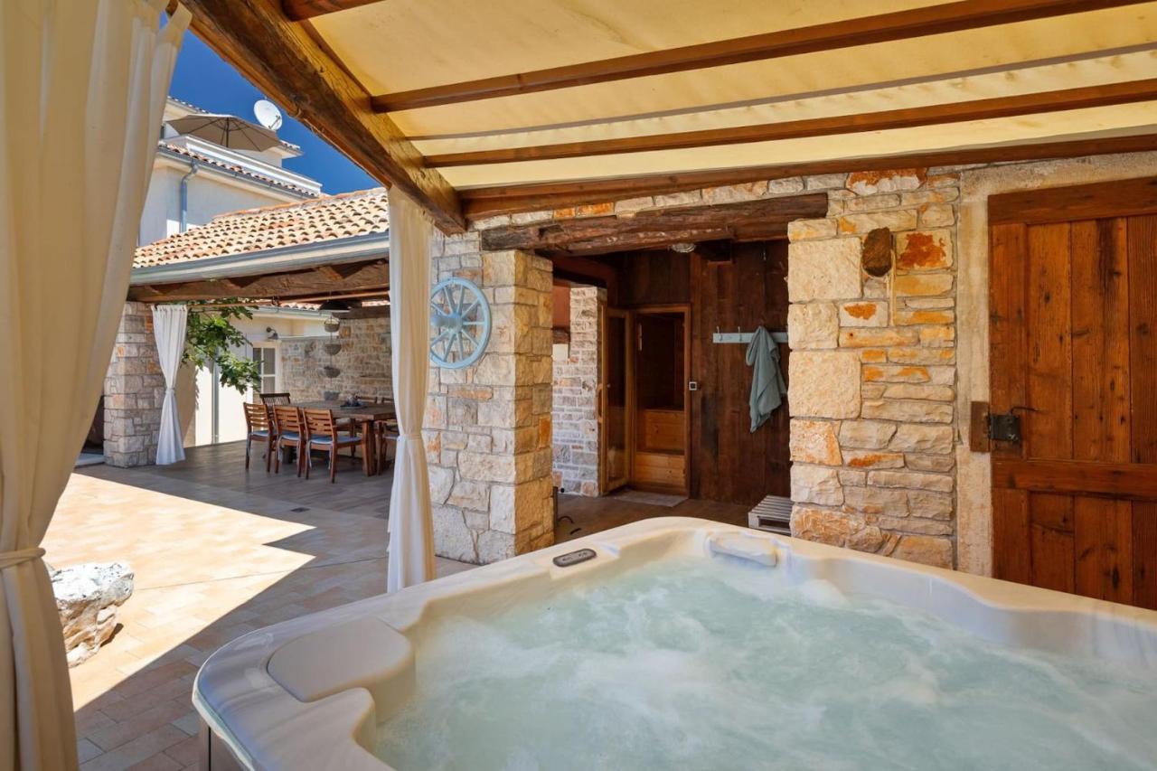 Family Villa Elizabeta With Pool In Umag Cepljani Екстер'єр фото